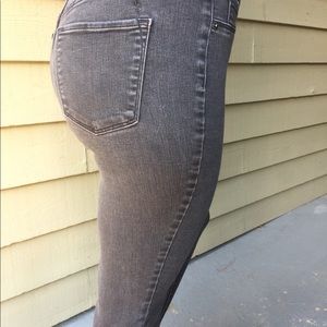 Ladies High Waisted Super Comfy Jeans Size 12/31L